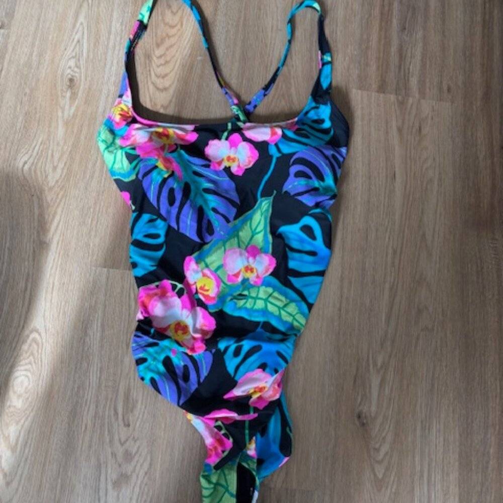 Caribbean Joe One Pc Hawaiian Floral Bathing Suit NWT 16